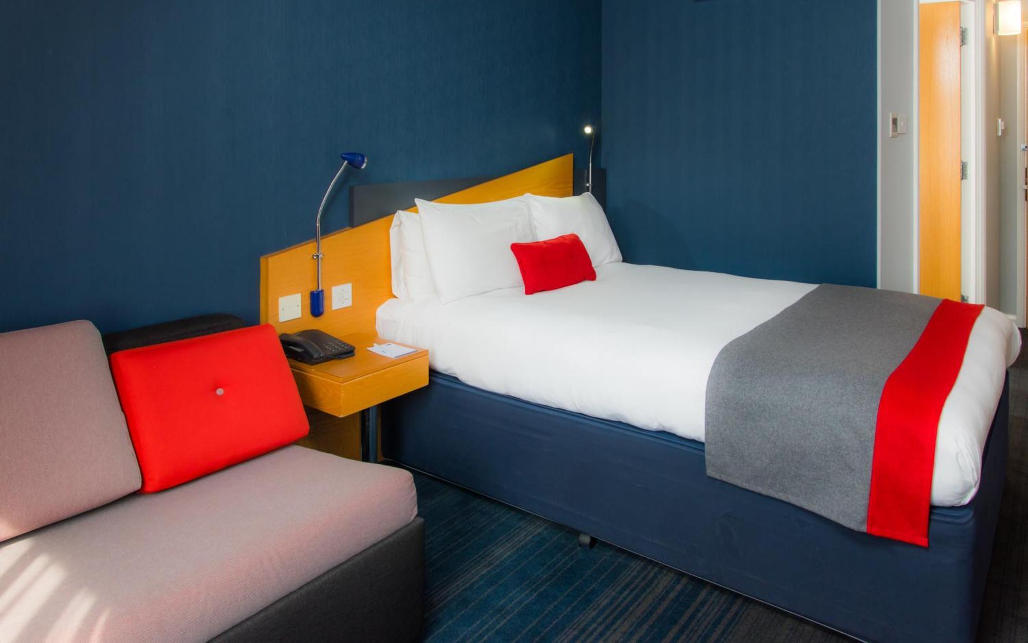 Holiday Inn Express Derby Pride Park By Ihg Exterior foto