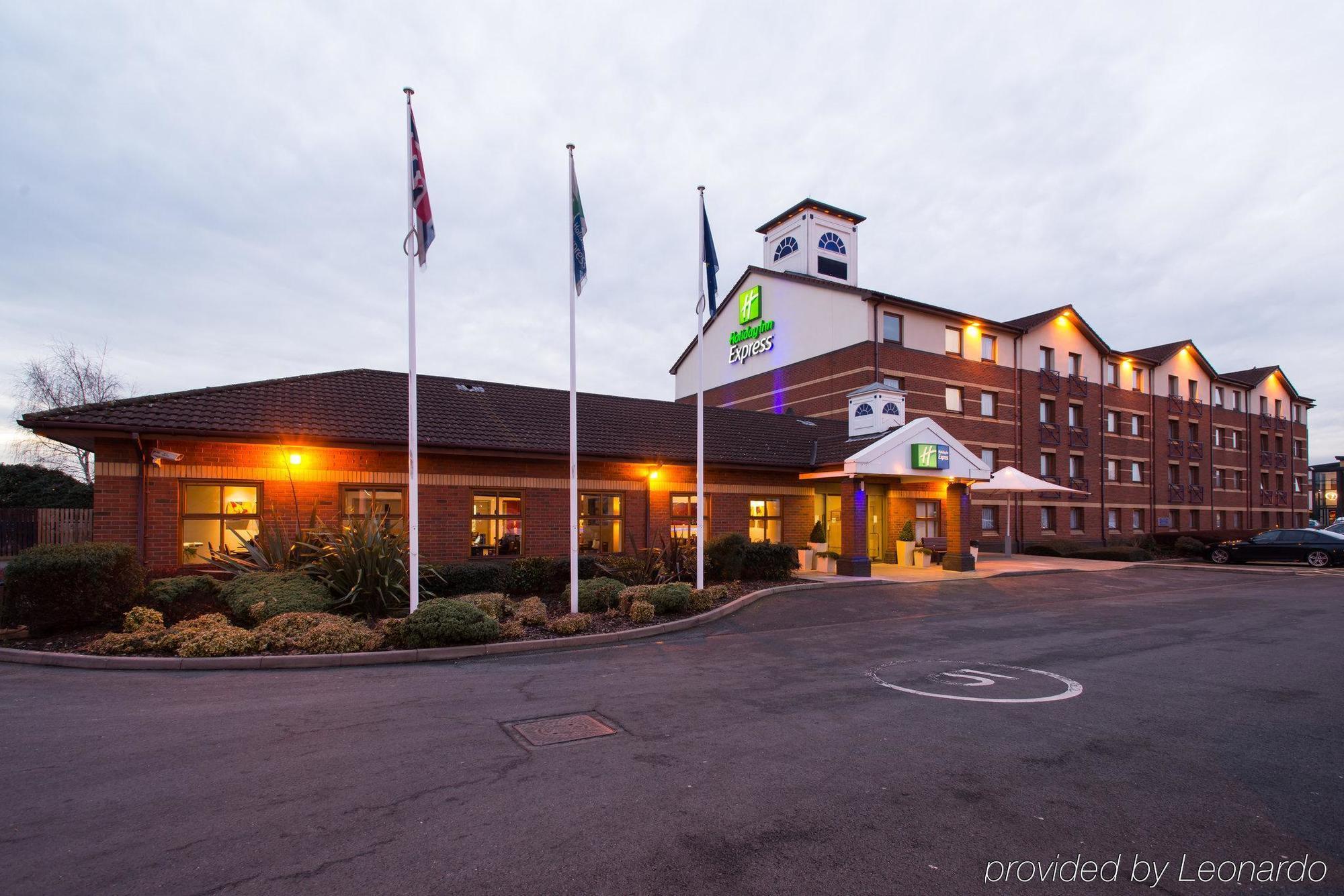 Holiday Inn Express Derby Pride Park By Ihg Exterior foto
